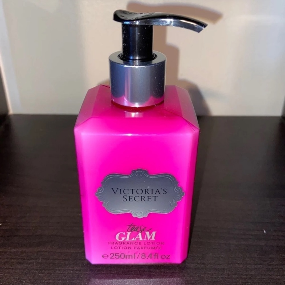 Victoria’s Secret Tease Lotion - Picture 2 of 3